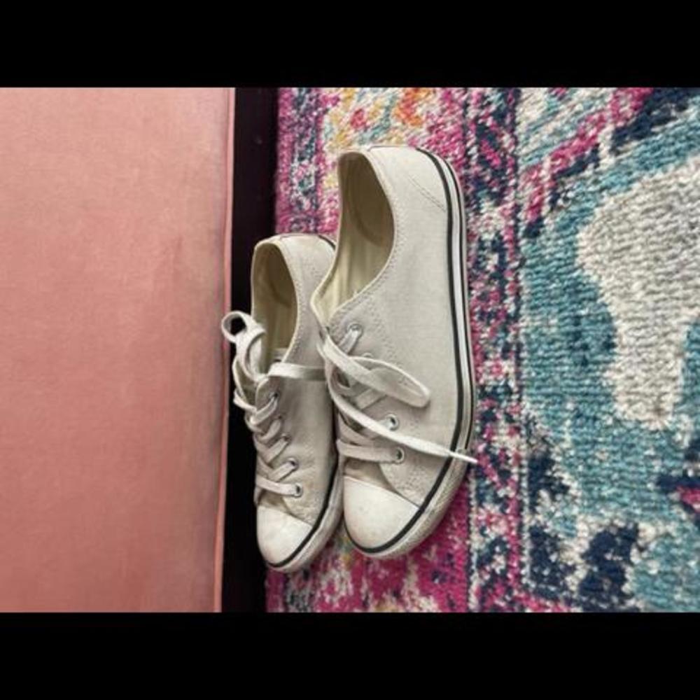 Converse - Super‎ Low Top Chuck Taylors